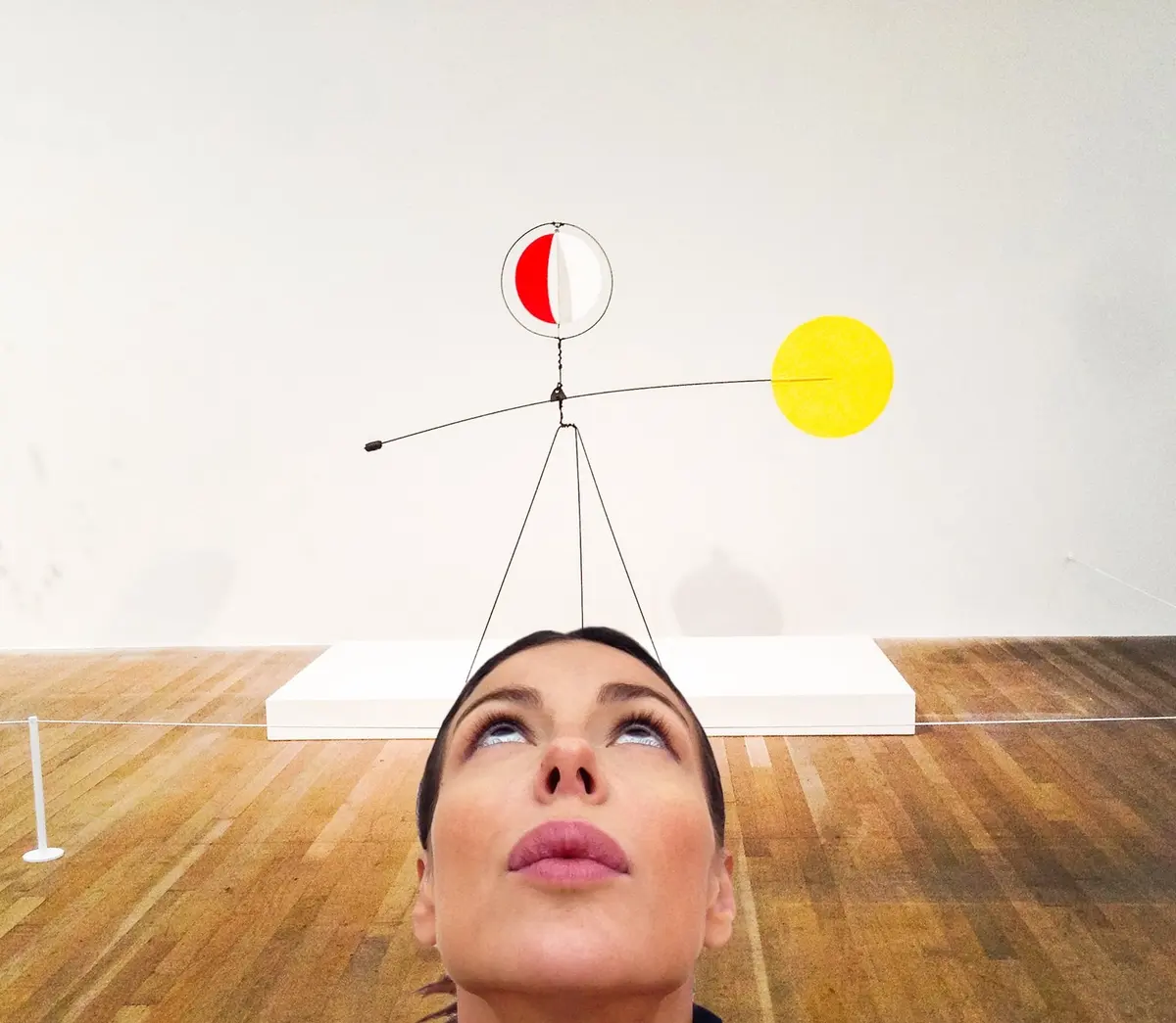 Alexander Calder, Red and Yellow Vane — #SelfieadArte di Clelia Patella
