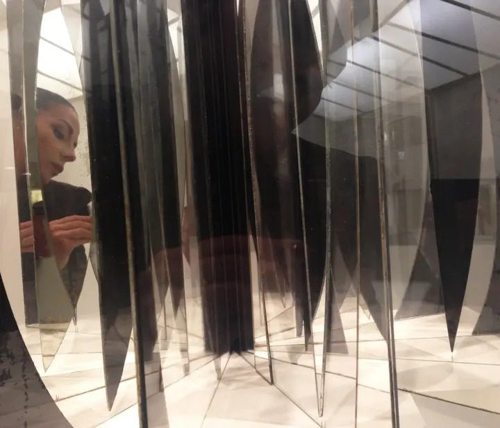 Christian Megert, Spiegelscherbenbuch — #SelfieadArte di Clelia Patella