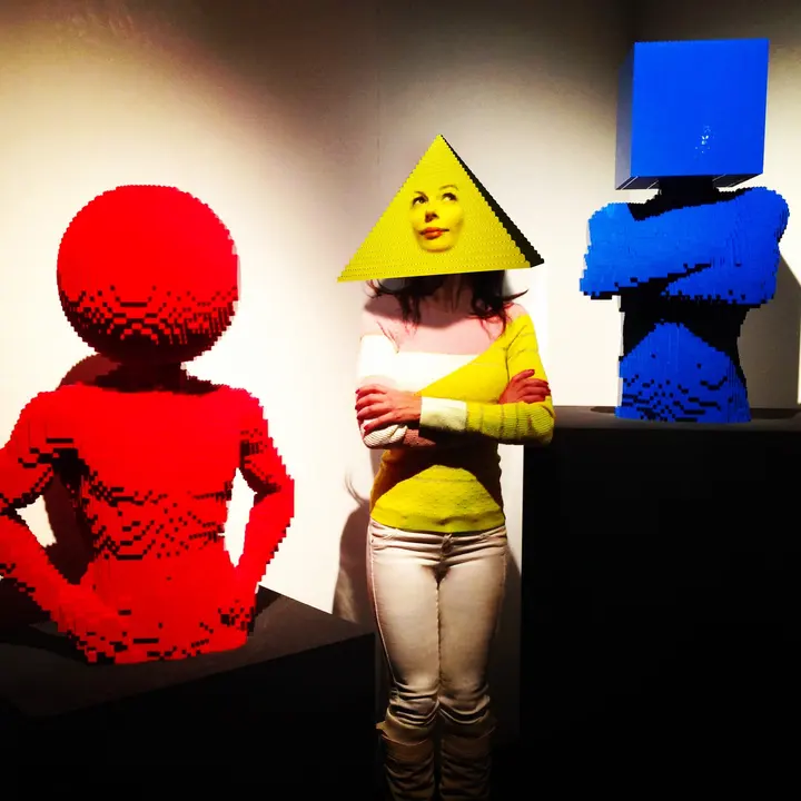 Nathan Sawaya, Circle Torso - Black Torso — #SelfieadArte di Clelia Patella
