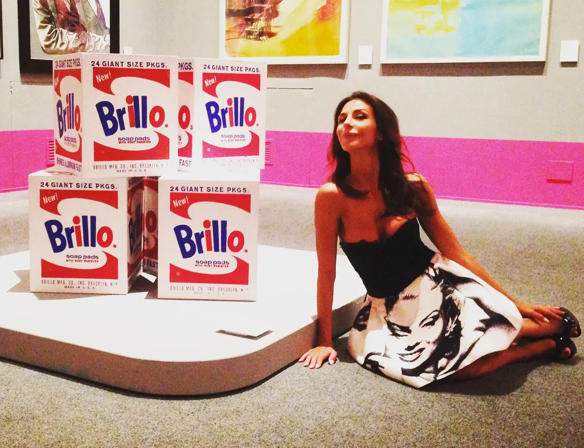 Andy Warhol, White Brillo Boxes — #SelfieadArte di Clelia Patella